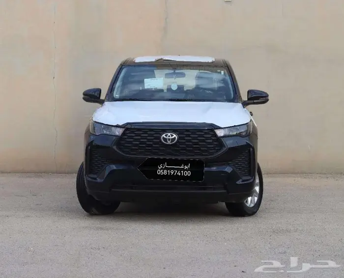 تويوتا انوفا بنزين GLموديل 2024 9