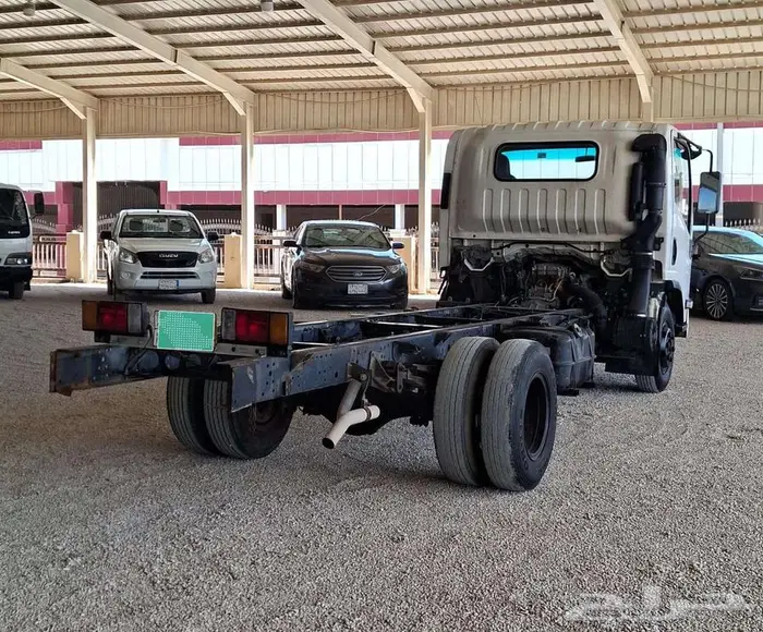 ايسوزو دينا شاص 5 متر تيربو قير عادي 2013 6