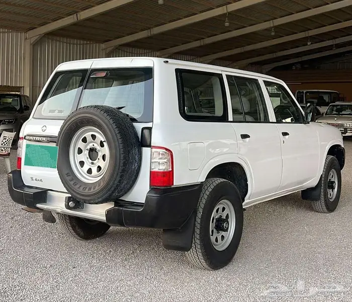 نيسان باترول قير عادي 2004 10