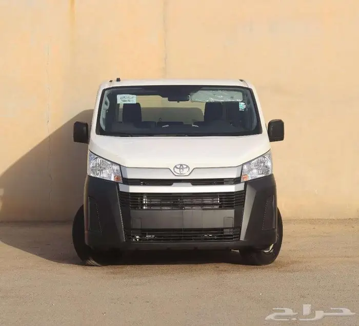 تويوتا باص بضاعه بنزين سقف منخفض موديل 2025 2