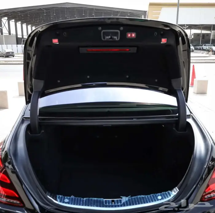 مرسيدس S560 موديل 2018 ممشى 65 لف 19