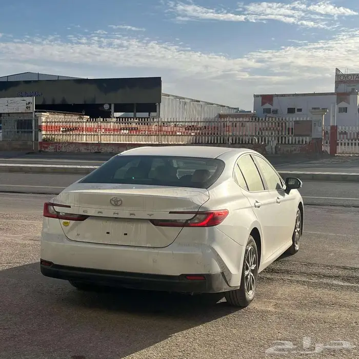 تويوتا كامري ستاندر بنزين 2025 - كاش و أقساط 11