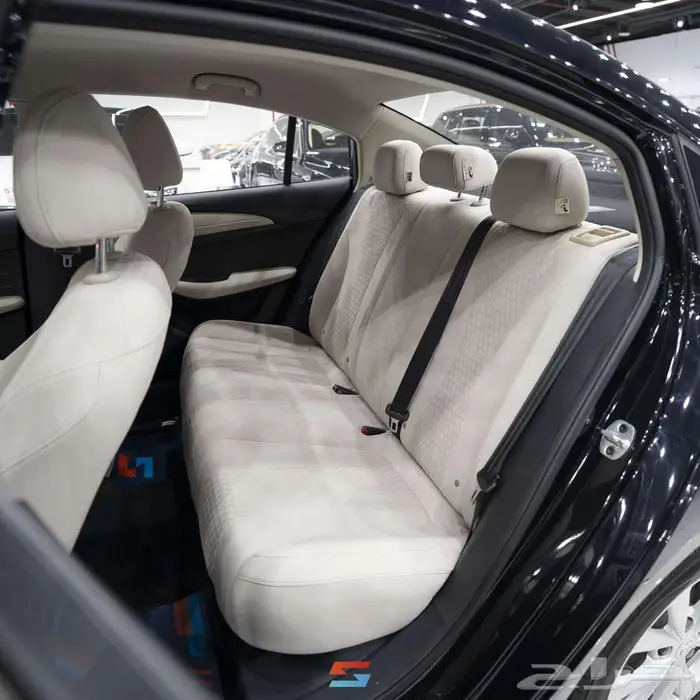 ام جي 5 استاندر موديل 2025. 11