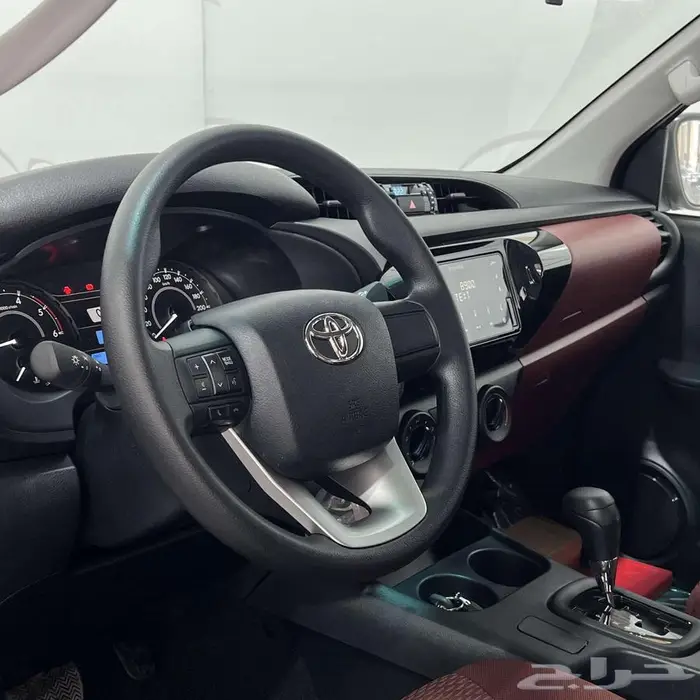 هايلوكس DLX سلق م2.4 دبل ديزل تماتيك او قير عادي بريمي 2025 5