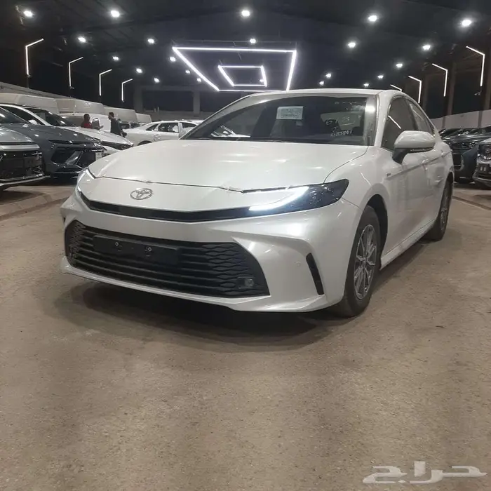 تويوتا كامري E هايبرد 2025 كاش واقساط 10