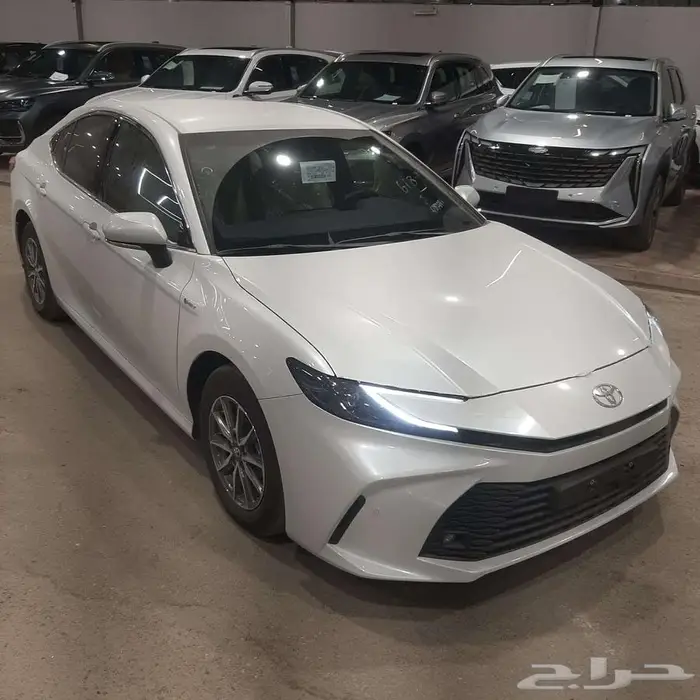 تويوتا كامري E هايبرد 2025 كاش واقساط 11