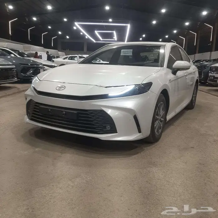 تويوتا كامري E هايبرد 2025 كاش واقساط 0