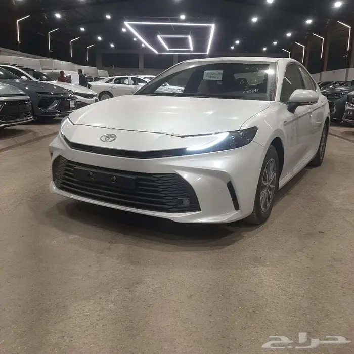 تويوتا كامري E هايبرد 2025 كاش واقساط 5
