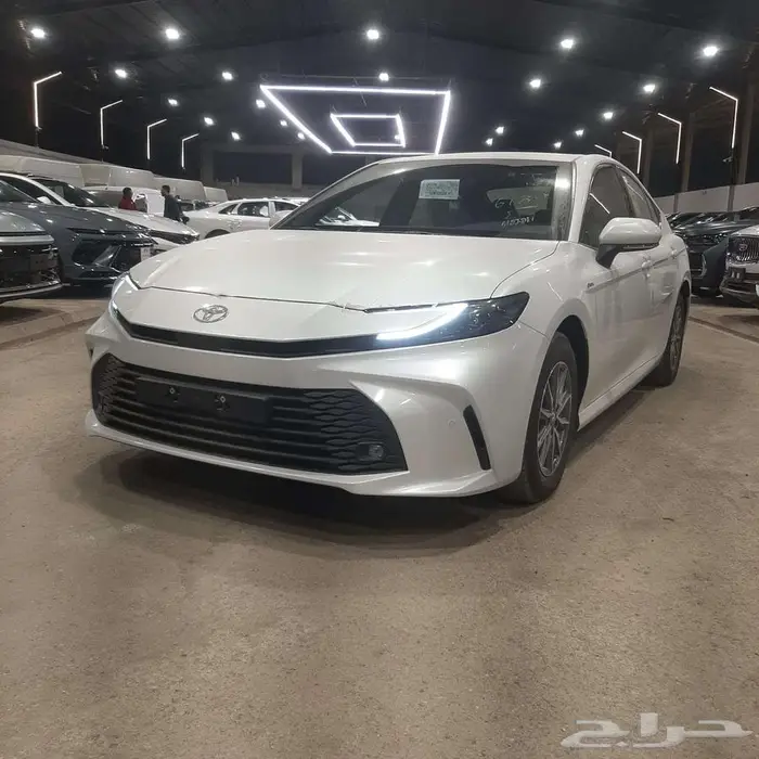 تويوتا كامري E هايبرد 2025 كاش واقساط 12