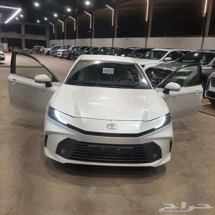 تويوتا كامري E هايبرد 2025 كاش واقساط 16