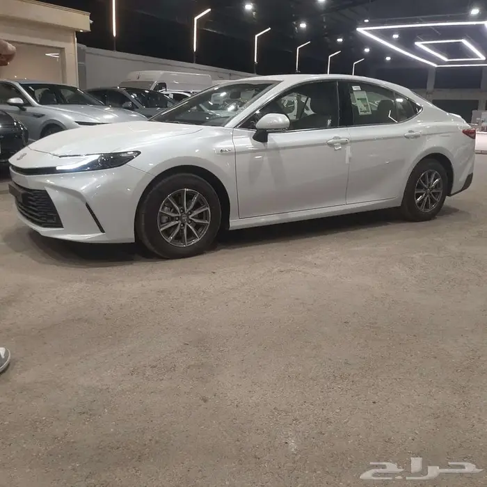 تويوتا كامري E هايبرد 2025 كاش واقساط 4