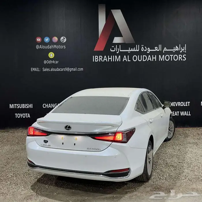 لكزس ES300 AH هايبرد موديل 2025 عرض التقسيط 50 50 بدون ربحيه 4