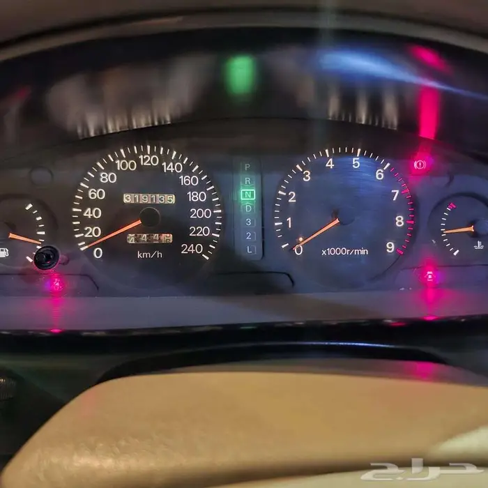 للبيع متسوبيشي ماجنا 2003 6