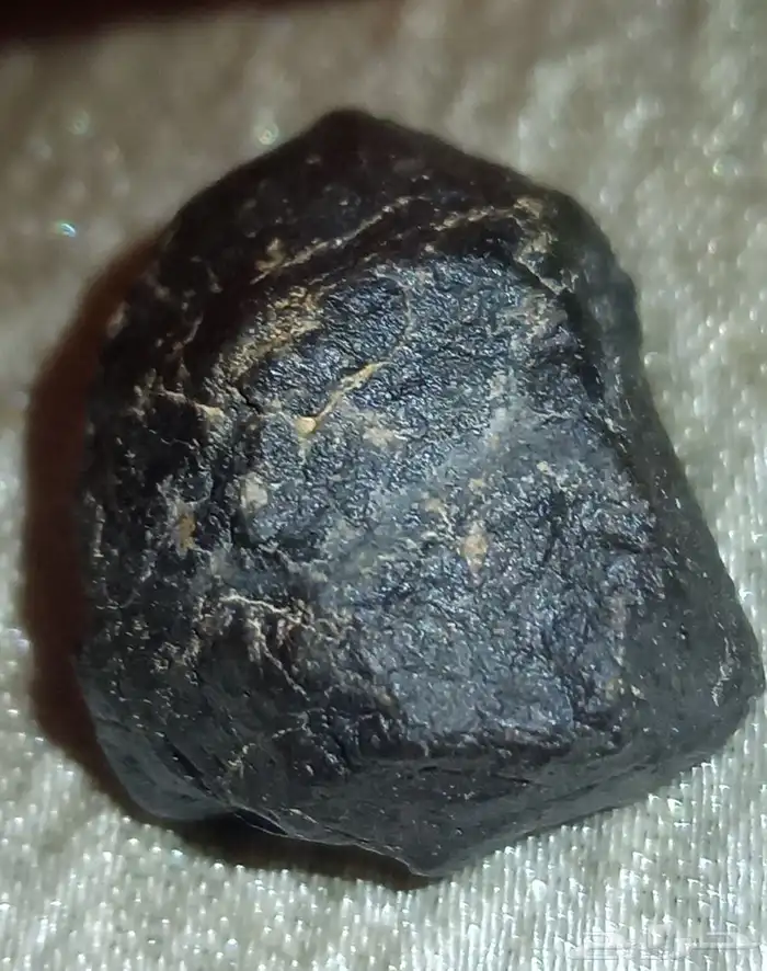 قطعة نيزك مغناطيسي...magnetic meteorite fragment 3
