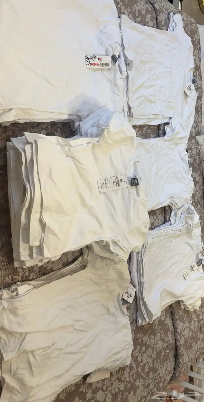 تيشيرتات ابيض واصفر 0