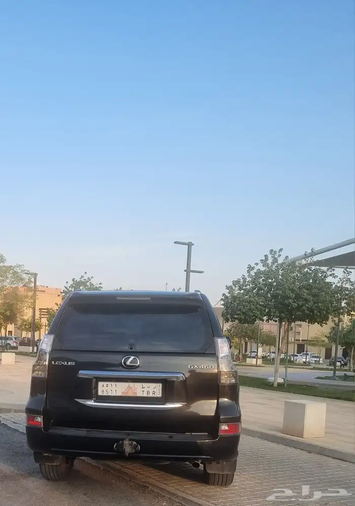 جيب لكزس 2022 GX أسود 6