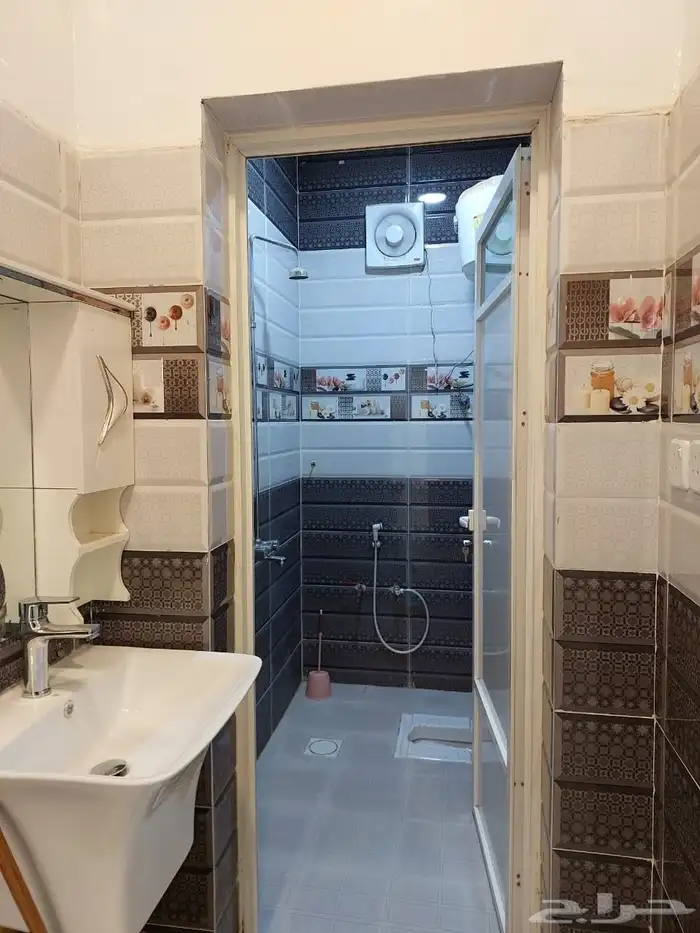 شقق عوائل للإيجار في حي الورود قمبوره قريب من دوار السيوف وا 5