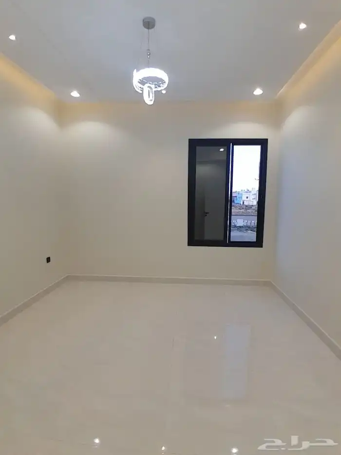 للبيع شقه دور ثاني مع سطح مستقل المصعد شغال ب550الف بالمحاله 3