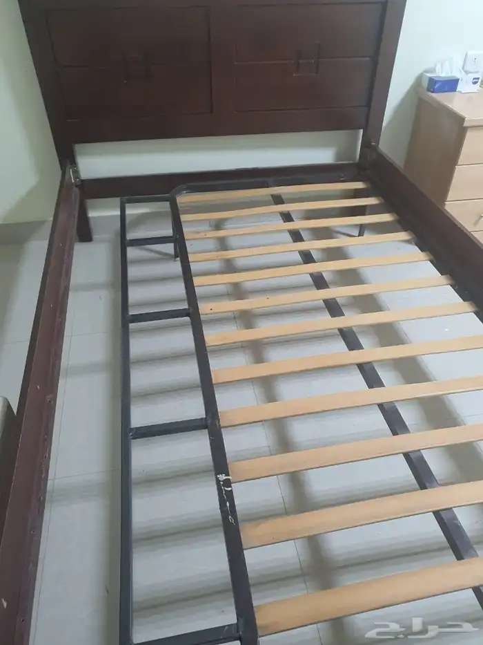 فرصة سرير خشب ثقيل ب100 فقط مع المرتبة 0