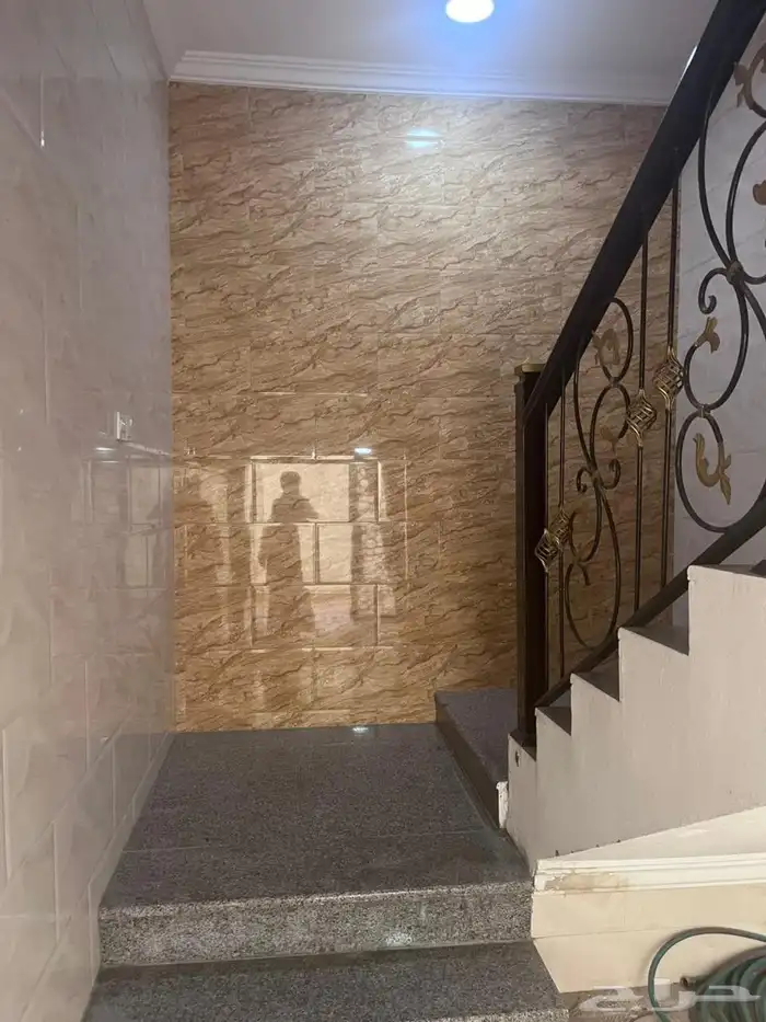 شقه مدخلين خلف فيلا اجار 1