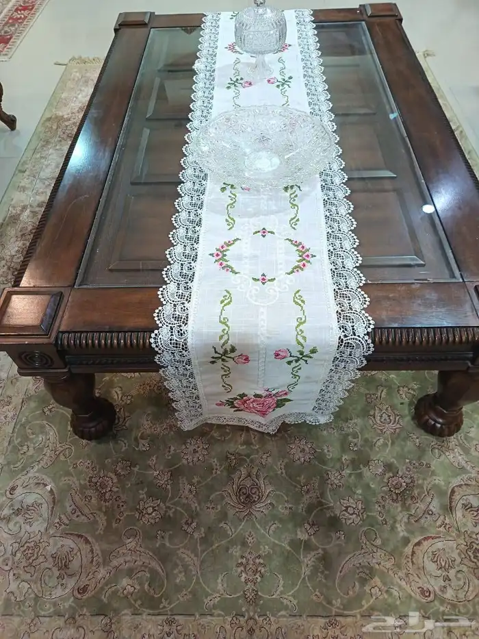 كنب كلاسيك من مفروشات العمر يسع 8 أشخاص 7