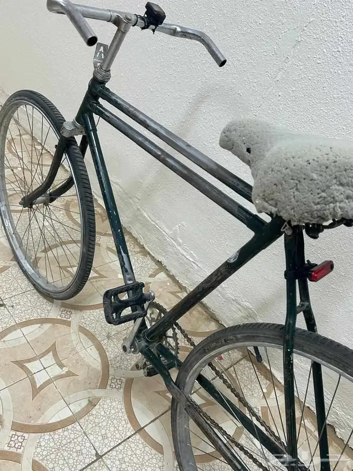 سلام عليكم ورحمة الله وبركاتة سيكل هندي مقاس28 للبيع يوجد م 1