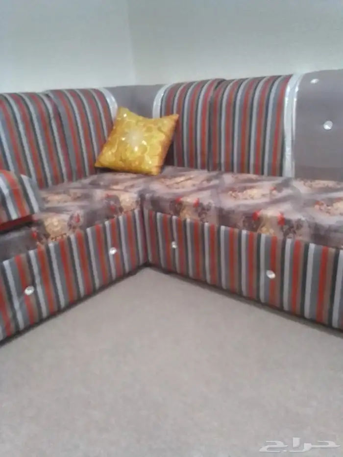 كنب نظيف للبيع وسليم 6 4 2