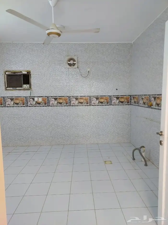 شقق عوائل للإيجار في حي الورود قمبوره قريب من دوار السيوف وا 6