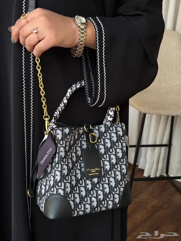 شنط وشوزات وجزم . جمله وتجزئه 0