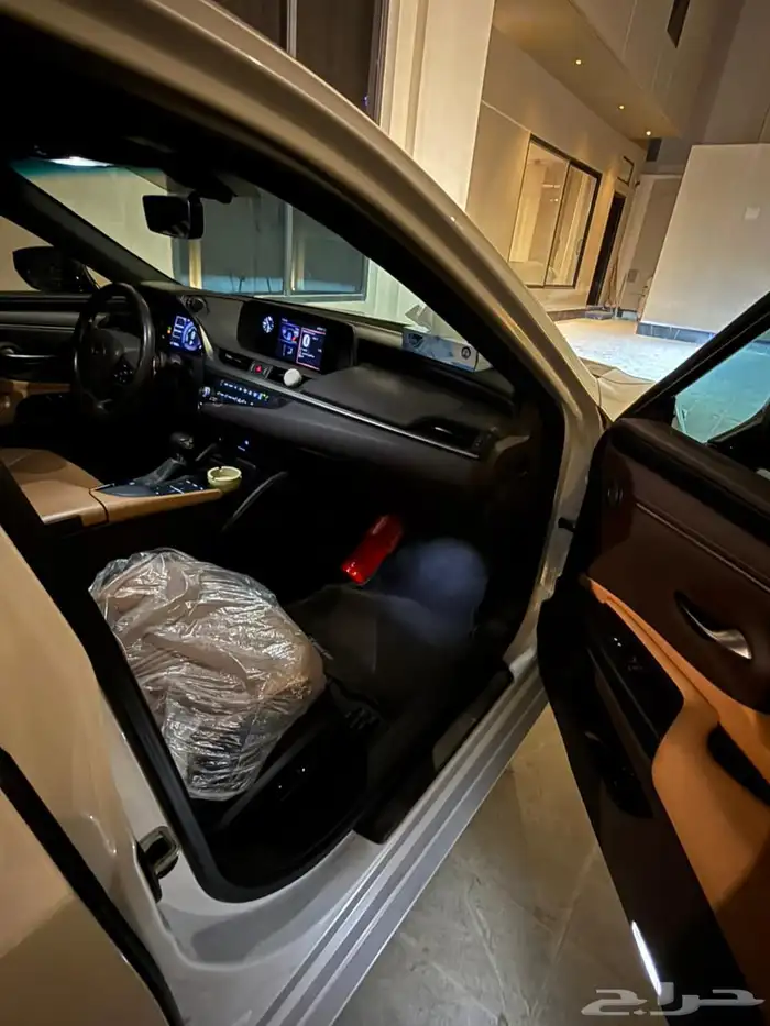 لكزس 2021 نظيف وممشى قليل 64