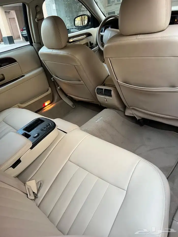 لنكولن - تاون كار 9