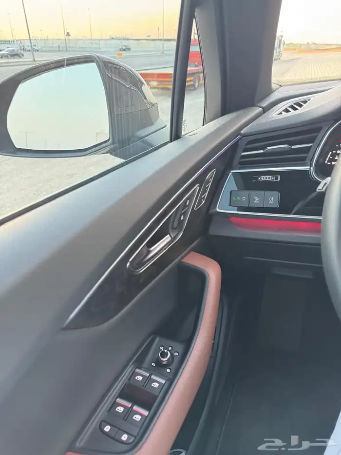 اودي   كيو 7 اس لاين 2021 4