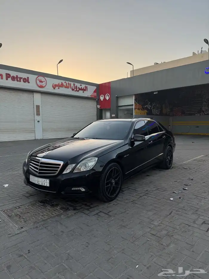 مرسيدس 300 E 2