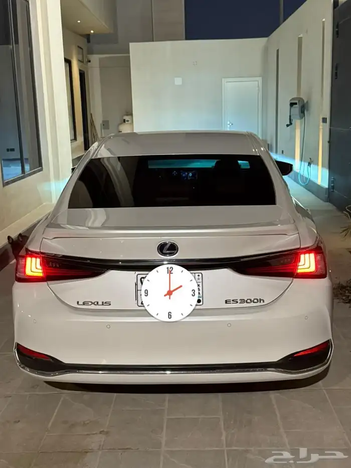 لكزس 2021 نظيف وممشى قليل 4