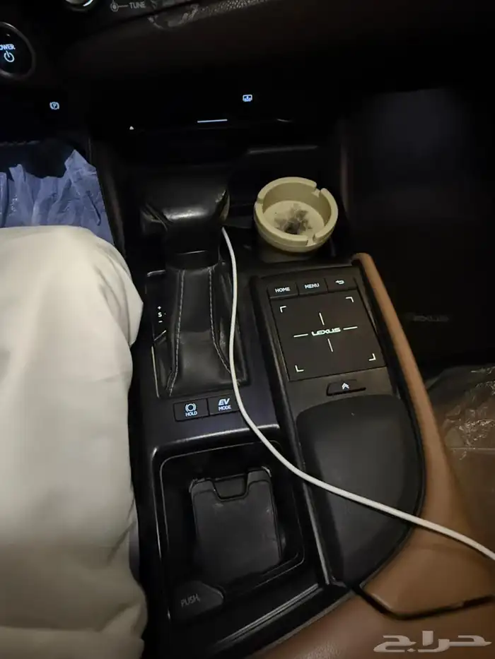 لكزس 2021 نظيف وممشى قليل 74