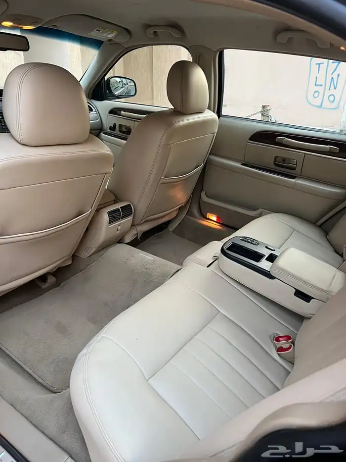 لنكولن - تاون كار 8