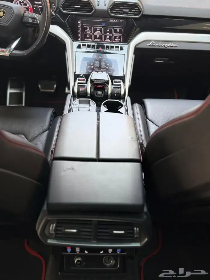 لامبورجيني اوروس موديل 2020 17