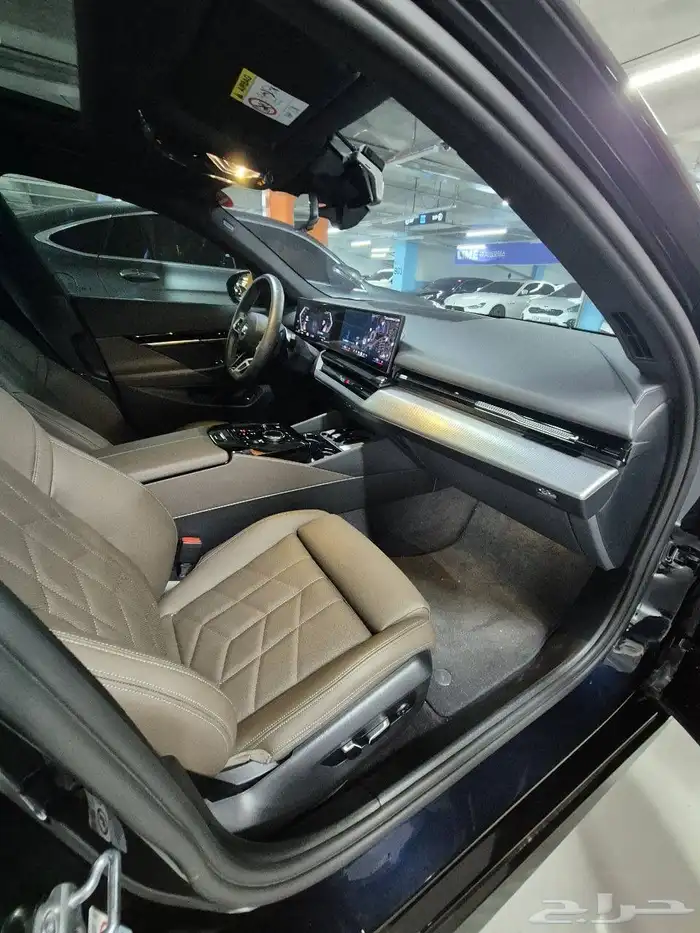 BMW 520i M Sports 2024 وارد كوريا 31