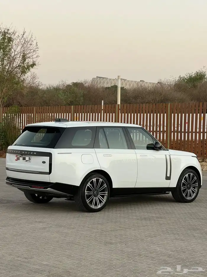 رنج روفر فوج 2022 خليجي موجودة بدبي 7