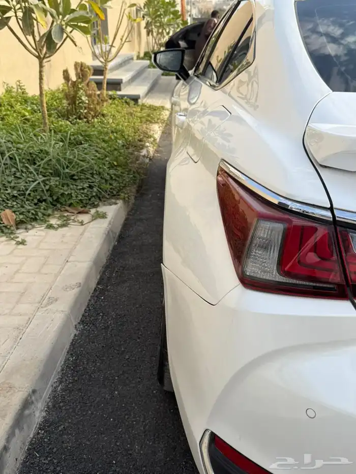 لكزس 2021 نظيف وممشى قليل 40