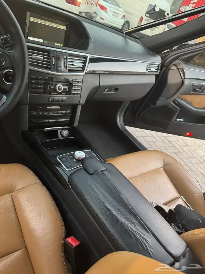 مرسيدس 300 E 11