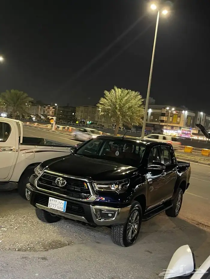 هايلكس دبل مكينه 2800 ديزل قير تماتيك مجهزه ب جنوط برايد 5