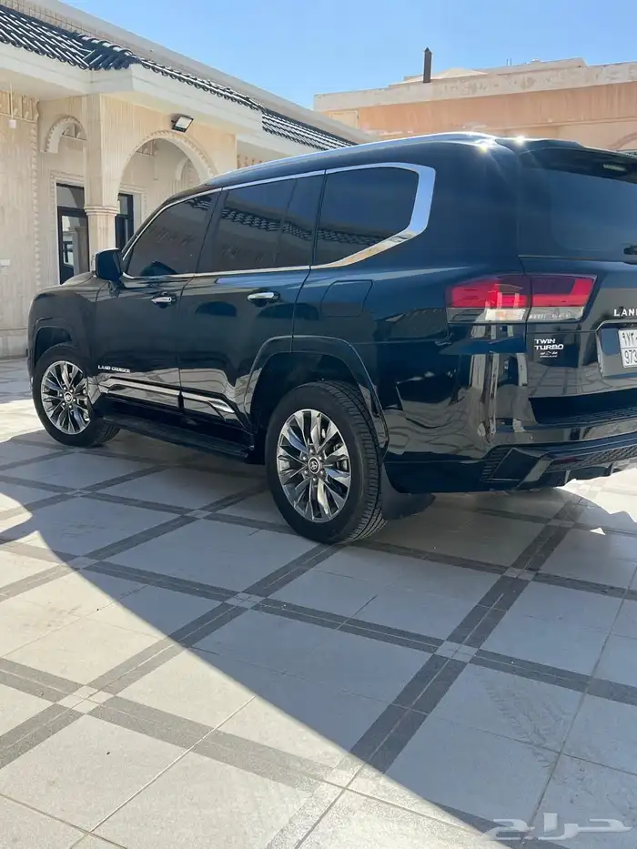 لاندكروزر 2023 2