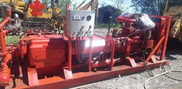 للبيع   مضخة Gardner Denver PZ-8 Triplex مع موتور Cate 6