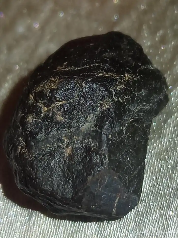 قطعة نيزك مغناطيسي...magnetic meteorite fragment 2