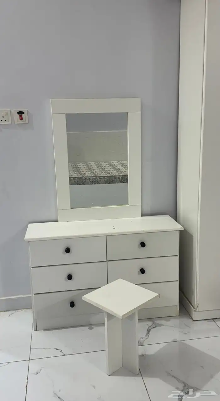 غرفة نوم وكنب 0