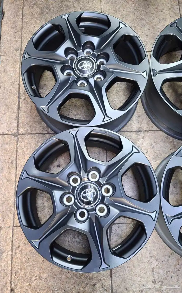 جنوط جيب لاندكروزر GR مقاس 18 اصلي وكاله موديل 2025 3