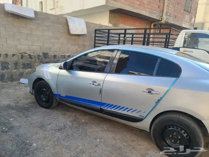 رينو سيدان. 2015 1