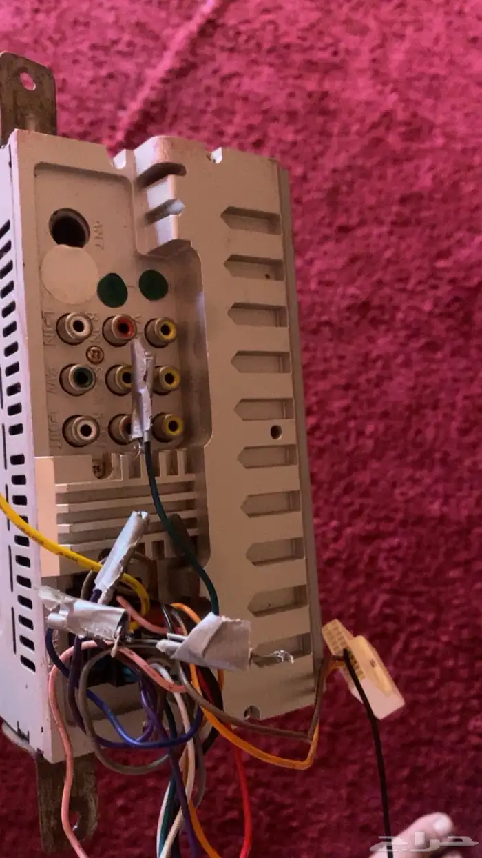 شاشة للبيع على سوم 1