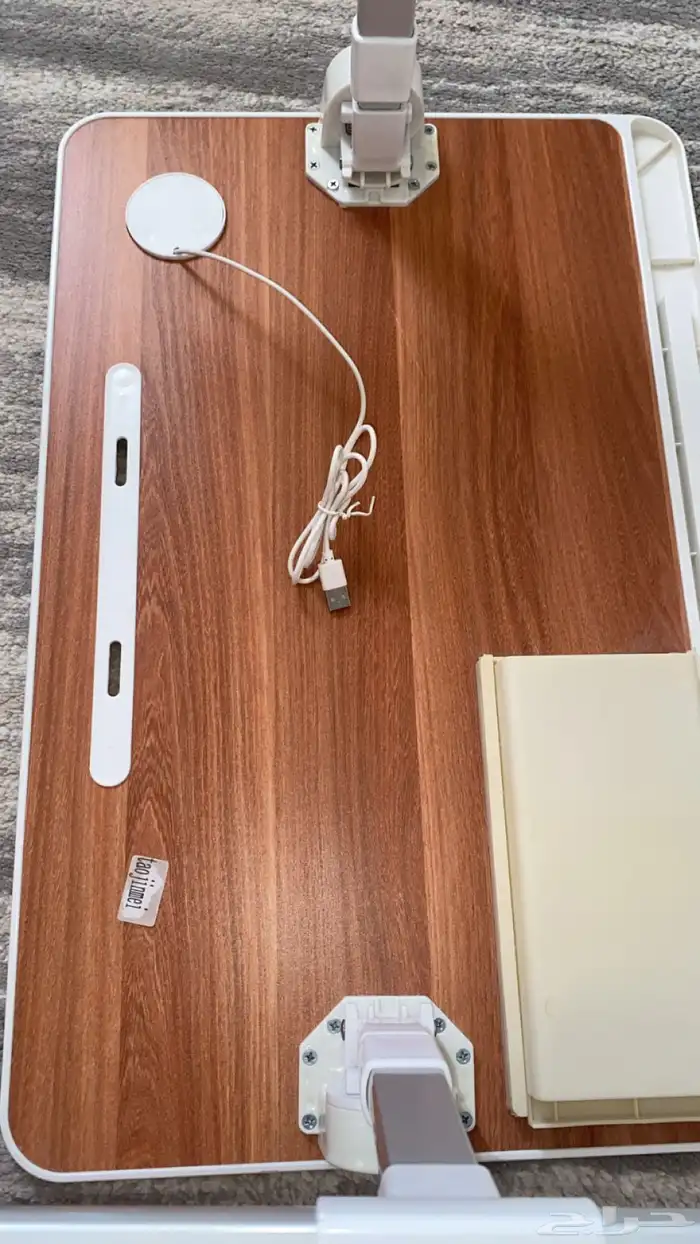 طاولة لابتوب ودروس 6